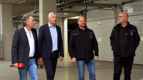 AK Kammerrat Stefan Scherl bei der Betriebsbesichtigung im Kofler Center