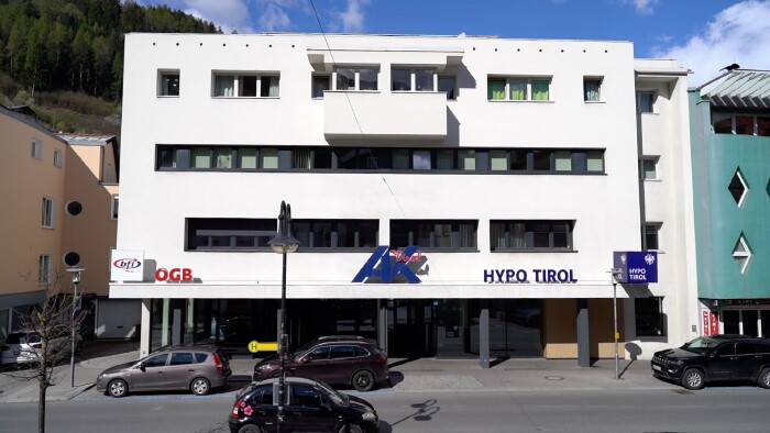 © AK Tirol AK Landeck, Außenansicht des Gebäudes