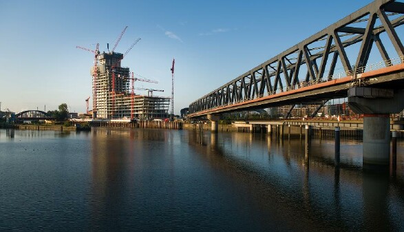 Elbtower in Hamburg: Nur eines von insgesamt acht Projekten, die allein in Hamburg dem Signa-Konkurs zum Opfer gefallen sind.