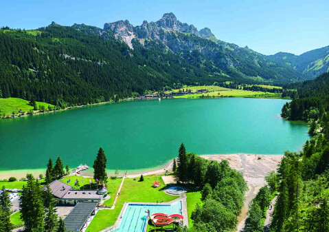 Freibad Haldensee im Tannheimer Tal in Tirol