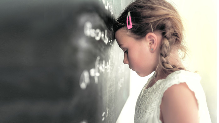 © stock.adobe.com Kind an der Schultafel © stock.adobe.com