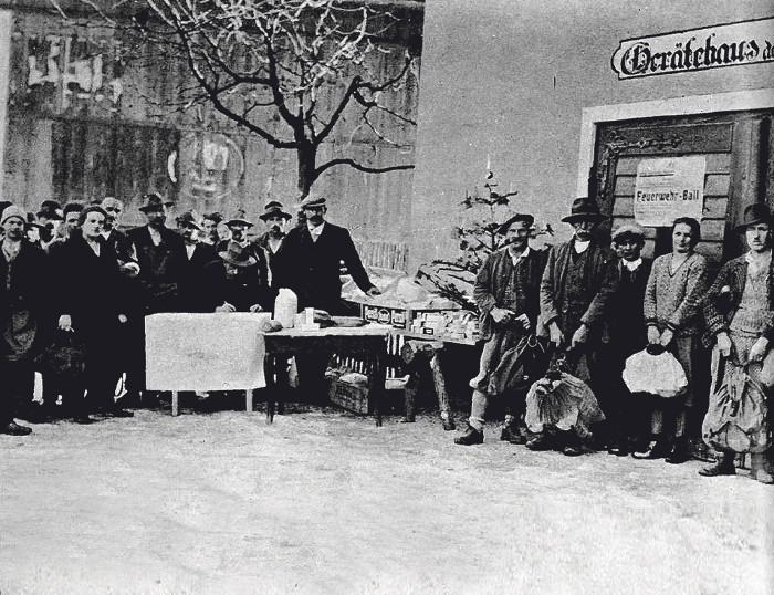 Brotverteilung durch die AK, Winter 1931/32 © AK Tirol Brotverteilung durch die AK, Winter 1931/32 © AK Tirol