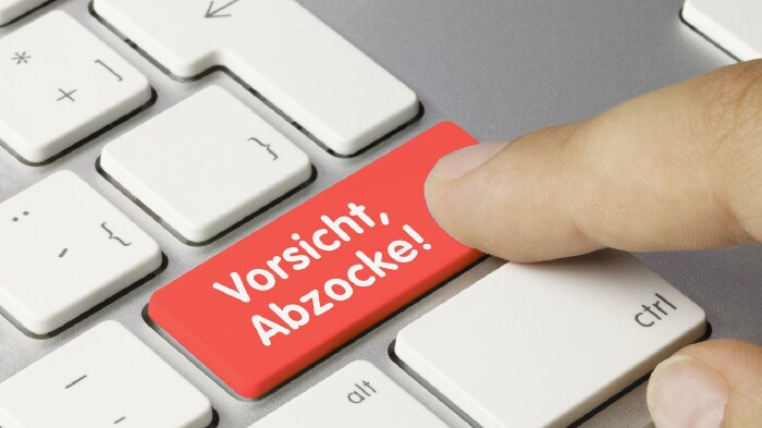 Tastatur mit Taste Vorsicht, Abzocke © momius/stock.adobe.com