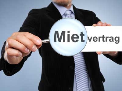 Mietvertrag unter der Lupe © N-Media-Images/Fotolia.com Mietvertrag unter der Lupe © N-Media-Images/Fotolia.com