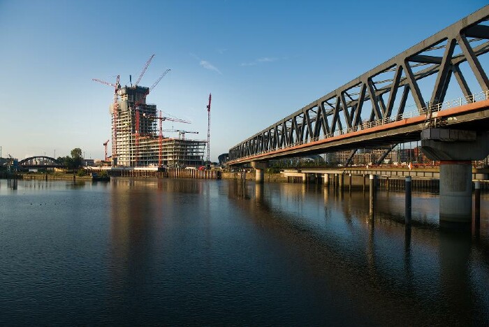 Elbtower in Hamburg: Nur eines von insgesamt acht Projekten, die allein in Hamburg dem Signa-Konkurs zum Opfer gefallen sind.